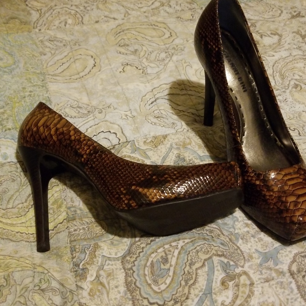 "Re-Poshing"  Gianni Bini Snakeskin Platform Pumps